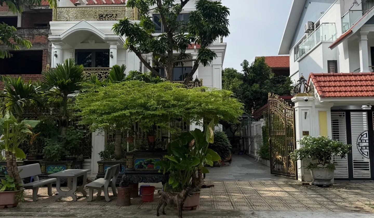 BIỆT THỰ PHÁP – LONG VIỆT RIVERSIDE | FULL NỘI THẤT TIỀN TỶ
🏡 Nhà 3 tầng, thiết kế sang trọng, sân... Bán biệt thự, liền kề tại Quang Minh, Hà Nội 01
