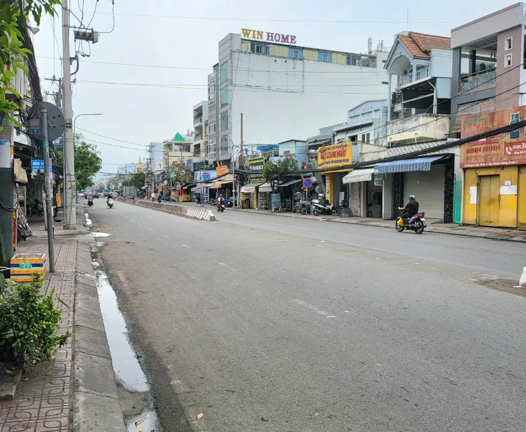 Nhà mặt tiền rộng 6.5m ngay Quận 7, giá cực tốt, cơ hội hiếm có... Bán nhà mặt phố tại Phú Thuận, Hồ Chí Minh 01