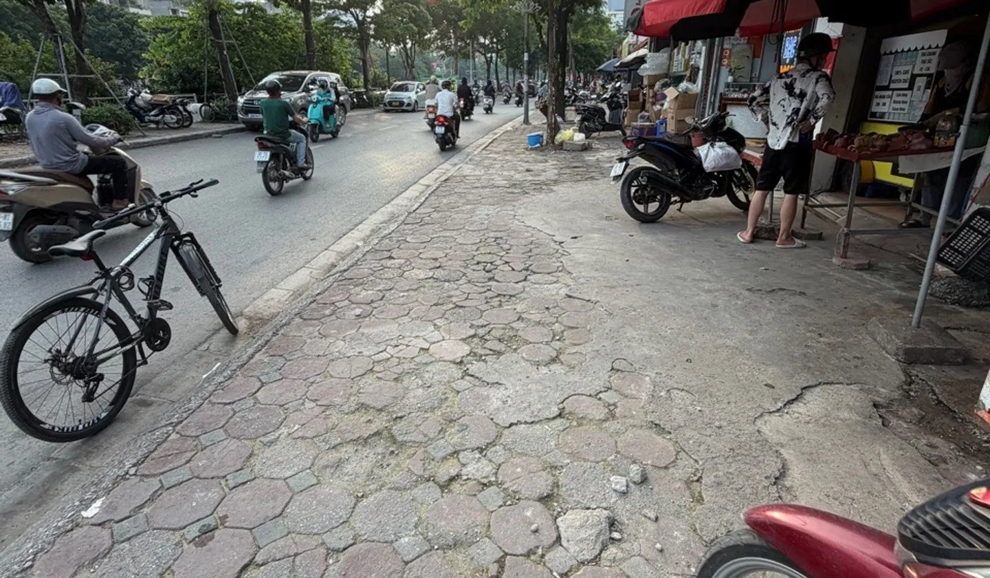 Nhà lô góc, sổ vuông đẹp phố Vũ Tông Phan, chủ ngộp bank giảm sock 1 tỷ, cách mặt phố 15m.... Bán nhà riêng tại Hoàng Mai, Hà Nội 01