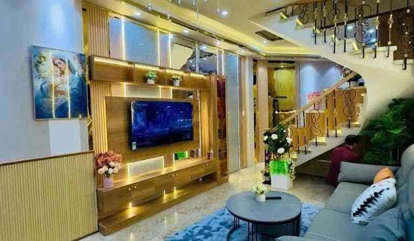 NHÀ 5 TẦNG - XE HƠI ĐỖ CỬA - 5 PHÒNG NGỦ KHÉP KÍN - DÒNG TIỀN 21 TRIỆU/THÁNG - NGAY SÂN BAY TSN... Bán nhà riêng tại Tân Sơn Nhất, Hồ Chí Minh 01