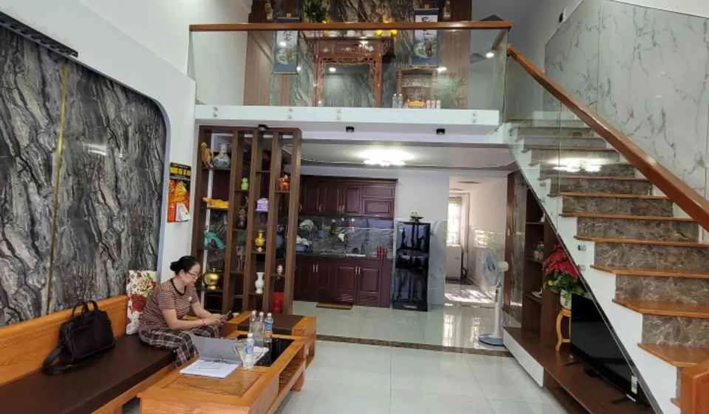 Nhà gác đúc tiện nghi, ô tô vào tận cửa chỉ 2,25 tỷ... Bán nhà riêng tại Tân Đông Hiệp, Hồ Chí Minh 01