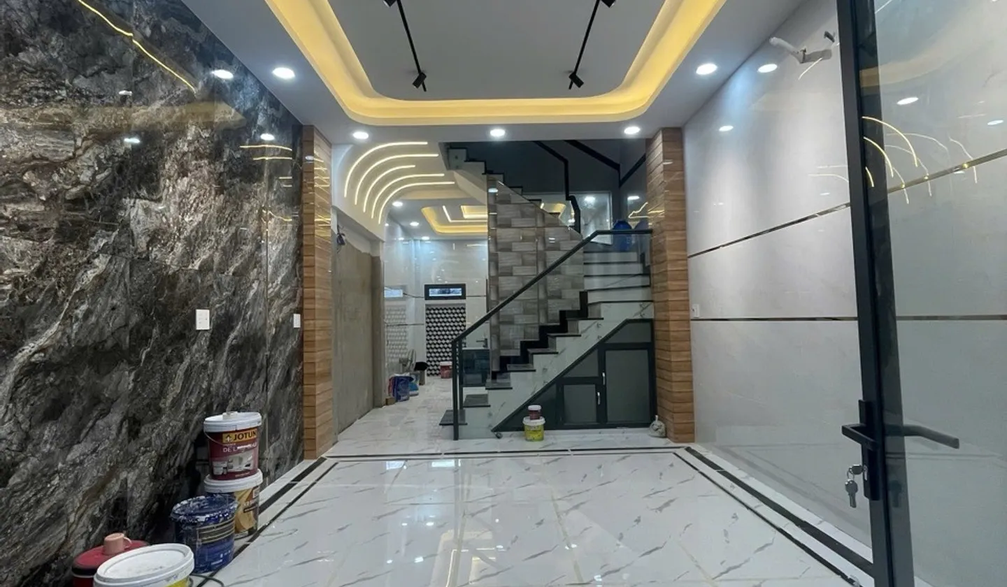 Cơ hội hiếm có: Nhà 4 tầng đang hoàn công, giá giảm sốc tại Lê Văn Quới... Bán nhà riêng tại Bình Trị Đông, Hồ Chí Minh 01