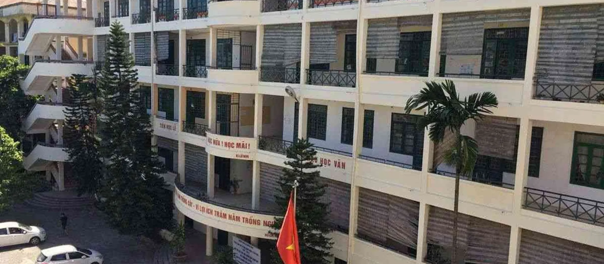 Chuyển nhượng Trung Tâm đào tạo, Trường Trung Cấp, THPT tại Long Biên DT 5000m2 , 600 sinh viên.... Bán văn phòng tại Phúc Lợi, Hà Nội 01
