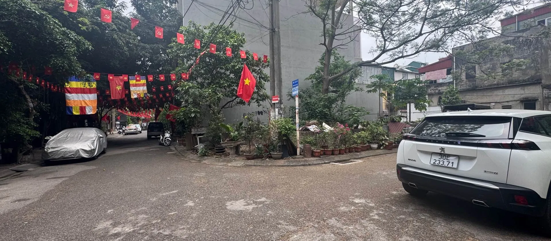 Cơ hội sở hữu lô đất mặt ngõ ôtô tránh tại Đức Giang với giá siêu ưu đãi... Bán đất tại Việt Hưng, Hà Nội 01