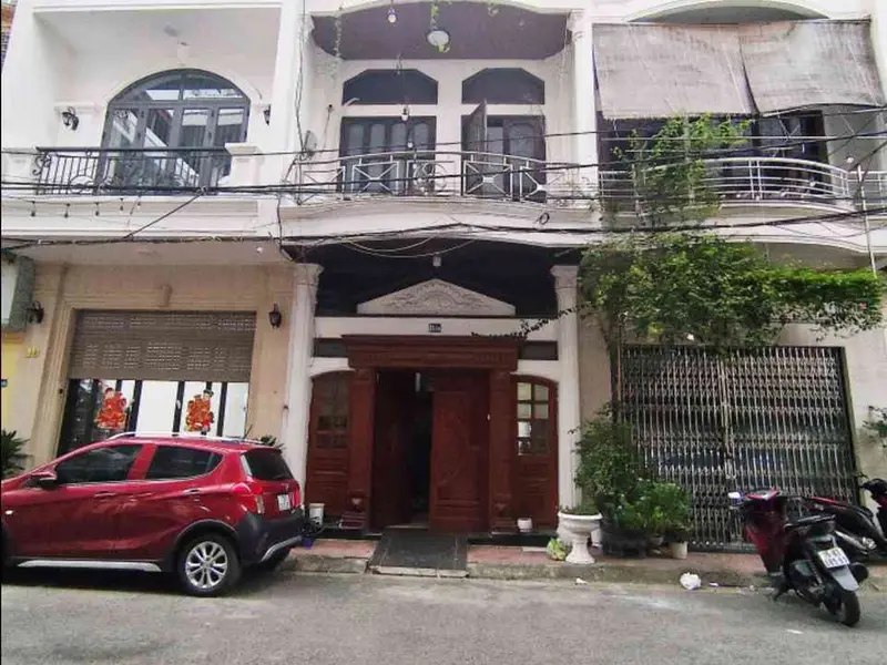 Nhà 3 tầng thiết kế hiện đại, ngõ rộng ô tô tránh nhau tại trung tâm Tô Hiệu... Bán nhà riêng tại Lê Chân, Hải Phòng 01