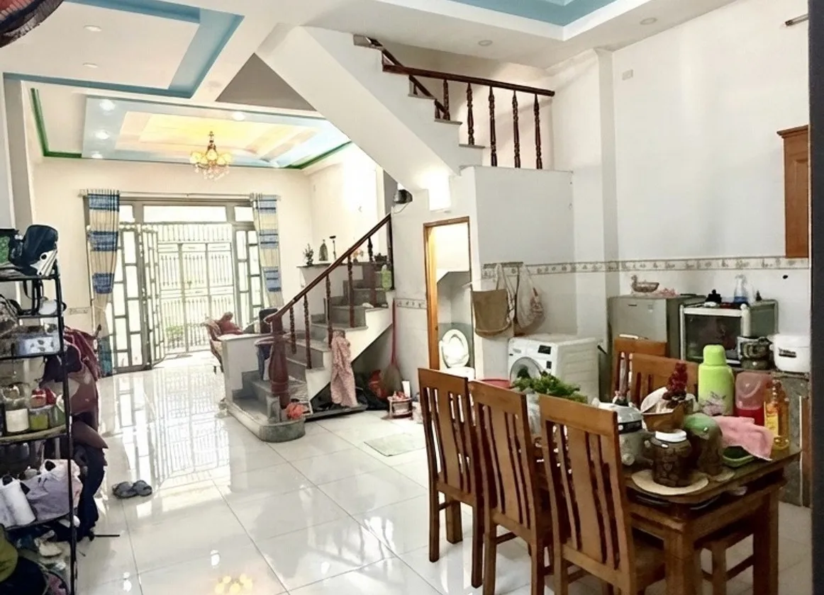 Cơ hội sở hữu nhà đẹp 3 tầng gần bờ kè Tham Lương giá tốt tại Bình Tân... Bán nhà riêng tại Bình Tân, Hồ Chí Minh 01