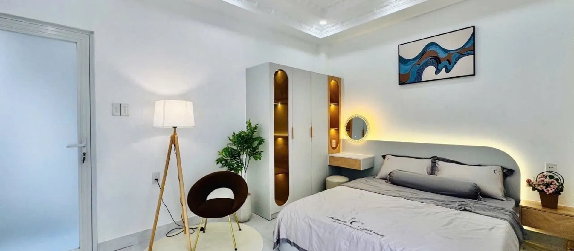 Nhà góc 2 mặt thoáng, 5 tầng hiện đại tại quận trung tâm... Bán nhà riêng tại Đức Nhuận, Hồ Chí Minh 01