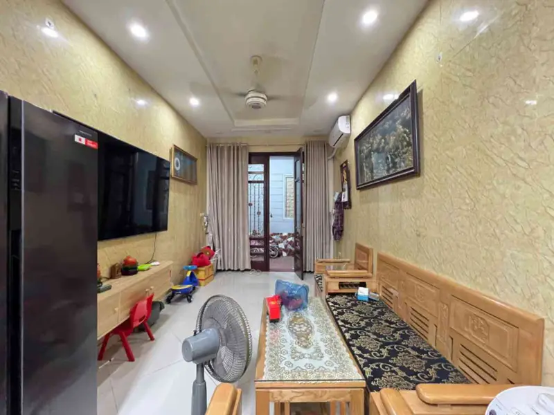 Cơ hội hiếm có sở hữu nhà 5 tầng gần chợ đêm Lĩnh Nam giá siêu tốt... Bán nhà riêng tại Vĩnh Hưng, Hà Nội 01