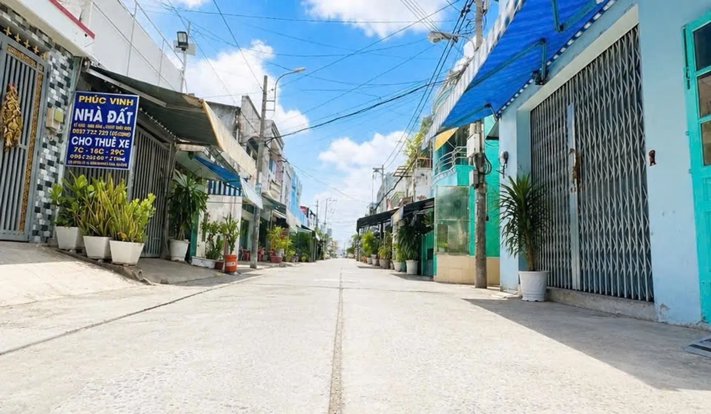 Nhà phố 2 tầng rộng rãi, đường thông lớn khu Bình Tân... Bán nhà riêng tại Bình Hưng Hòa, Hồ Chí Minh 01