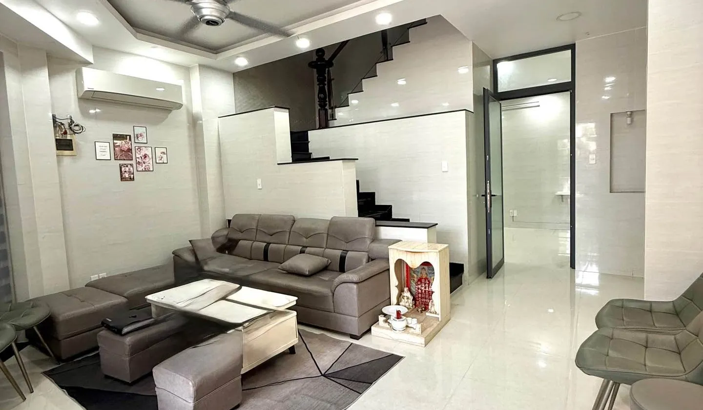 Bán nhà mặt phố lô góc 2 mặt tiền tại Bình Tân, diện tích 74m2, phù hợp kinh doanh và ở... Bán nhà mặt phố tại Bình Hưng Hòa, Hồ Chí Minh 01