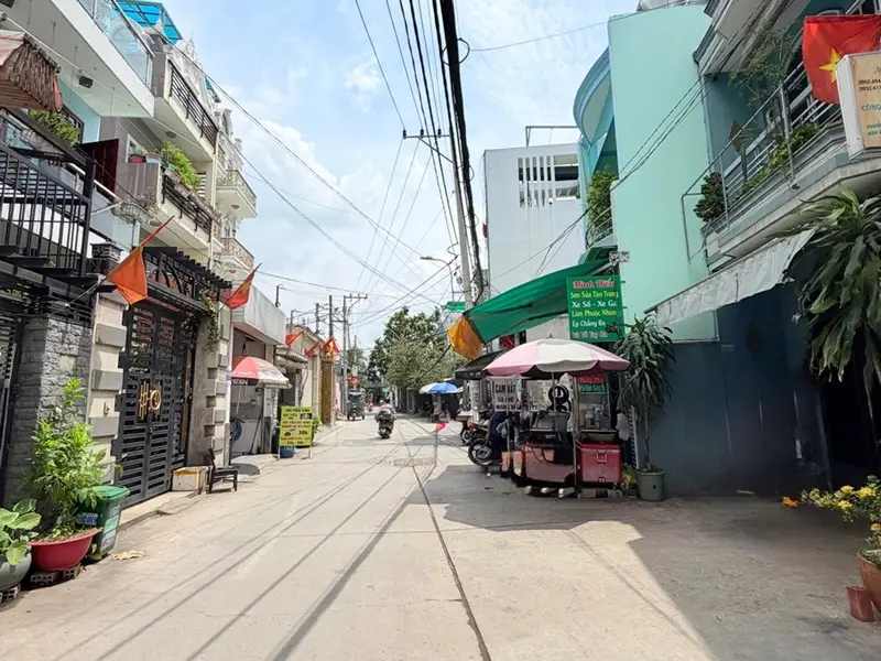 Nhà 2 tầng 3 phòng ngủ tại Bình Tân giá 4,8 tỷ tiện kinh doanh... Bán nhà riêng tại Bình Tân, Hồ Chí Minh 01