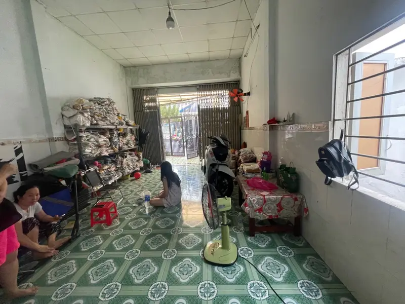 Nhà phố 2 tầng 5m mặt tiền tại Lạc Long Quân, quận Tân Bình... Bán nhà riêng tại Bảy Hiền, Hồ Chí Minh 01