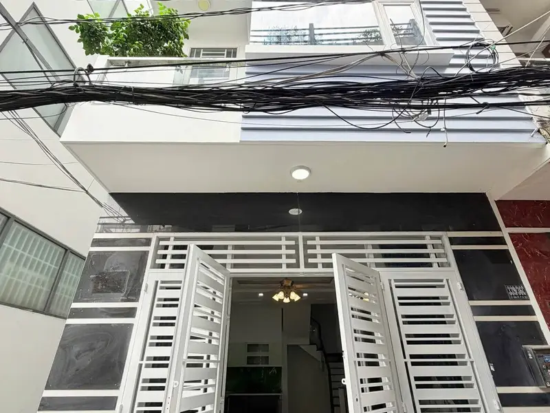 Nhà 4 tầng, 4 phòng ngủ tại quận trung tâm, diện tích 46m2 giá 12,6 tỷ... Bán nhà riêng tại Nhiêu Lộc, Hồ Chí Minh 01