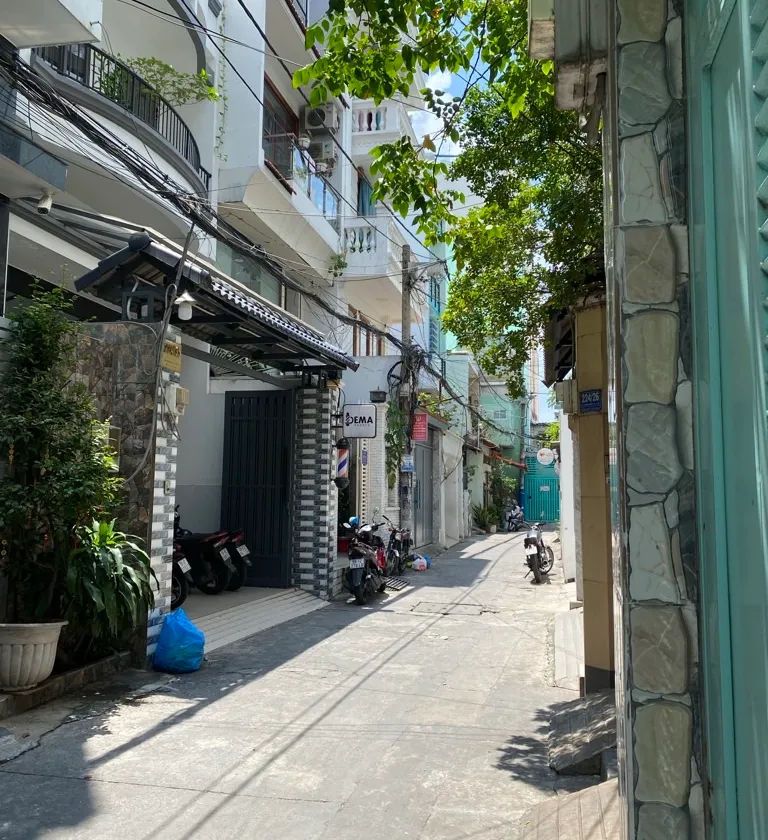 Nhà đẹp gần 105M2 - ô tô vào nhà cực thoáng... Bán nhà riêng tại Hòa Hưng, Hồ Chí Minh 01