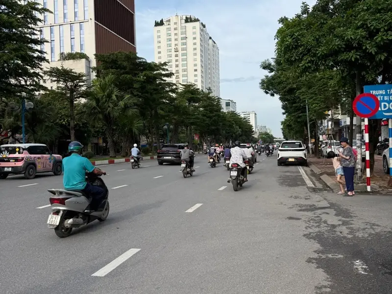 Cơ hội sở hữu nhà 8 tầng có thang máy và bể bơi ngay Hoàng Quốc Việt, giá tốt hiếm có... Bán nhà riêng tại Nghĩa Đô, Hà Nội 01