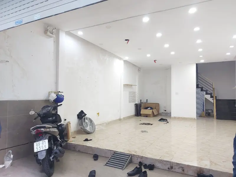 Nhà giá miềm ngay Trung Tâm sài Gòn Đại lộ Võ Văn Kiệt ,hẻm đẹp, quận 1 diện tích 55m2 giá 8ty... Bán nhà riêng tại Cầu Ông Lãnh, Hồ Chí Minh 01