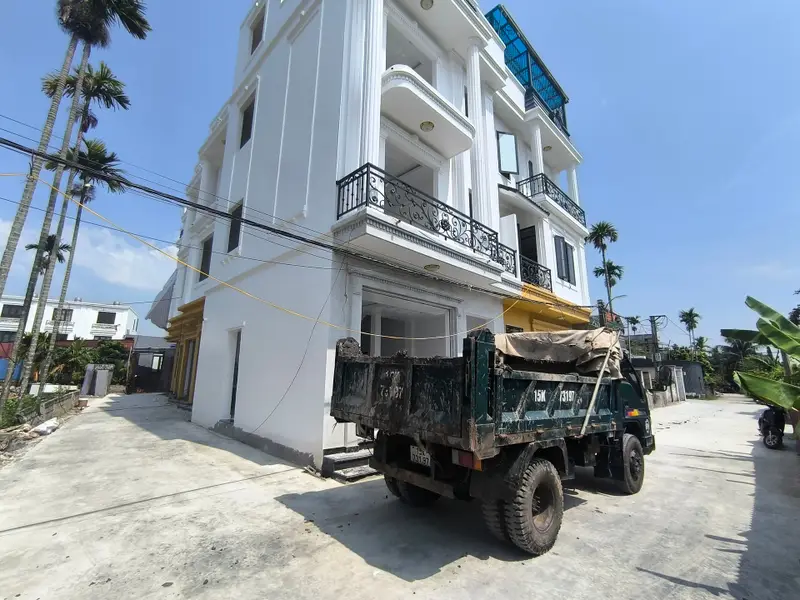 Cơ hội sở hữu nhà 4 tầng lô góc mặt ngõ ô tô tránh, view hồ thoáng mát tại vị trí vàng... Bán nhà riêng tại Hưng Đạo, Hải Phòng 01