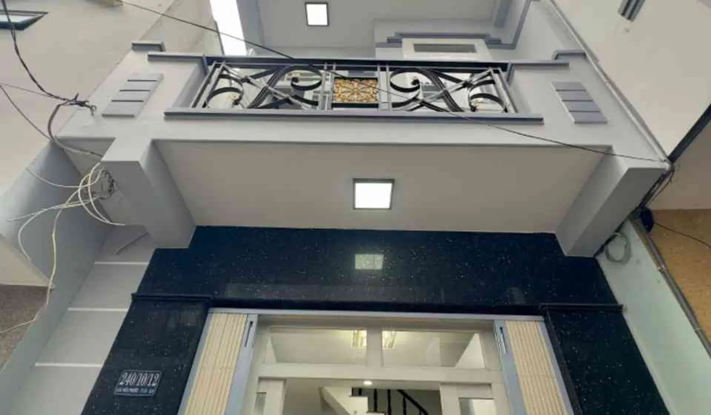 Bán nhà riêng 4 tầng tại Quận 8, diện tích 21.8 m², hướng Nam... Bán nhà riêng tại Phú Định, Hồ Chí Minh 01