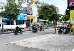 HXH Ngay Emart Phan Văn Trị Gò Vấp. DT 5.2x17m. Trệt + lửng + 2PN +4 phòng cho thuê.Chỉ nhỉnh 10 tỷ... Bán nhà riêng tại An Nhơn, Hồ Chí Minh 01