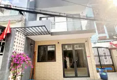 🔥 CHỦ NHIỆT BÁN🔥
 💰GIÁ MỚI CHỈ HƠN 4TỶ(TL).
🏡NHÀ 3 TẦNG_ 5.2M x 13M_MỚI ĐẸP Ở NGAY_HẺM XE HƠI S... Bán nhà riêng tại Trung Mỹ Tây, Hồ Chí Minh 01