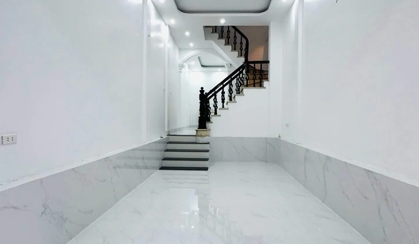 Nhà Hiếm Ngõ Hoàng Mai - Ô Tô Vào Nhà, 2 Mặt Thoáng, Giá Tốt... Bán nhà riêng tại Tương Mai, Hà Nội 01