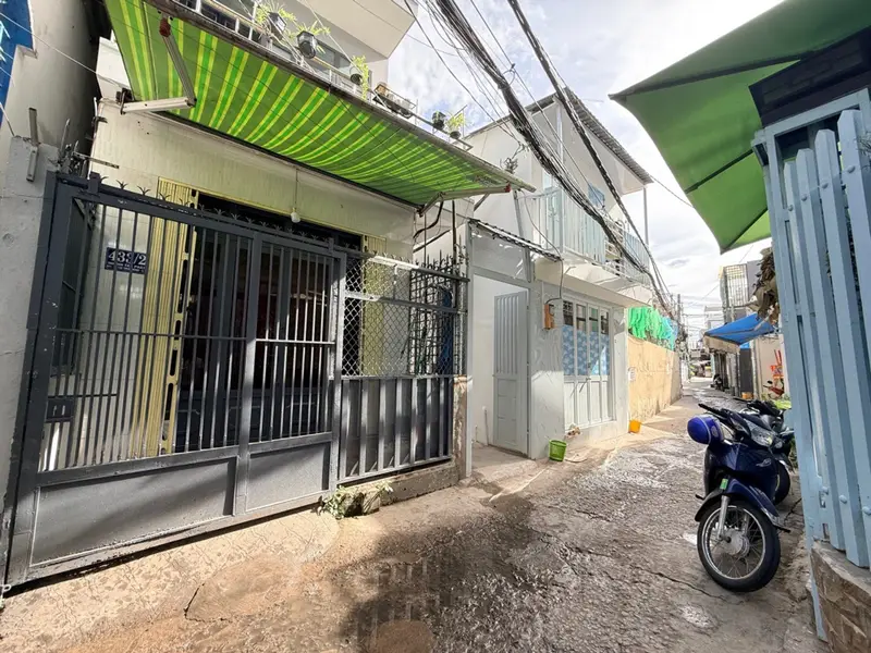 Bán nhà riêng 2 tầng tại quận 7, TP.HCM với 8 phòng ngủ, diện tích 150 m2... Bán nhà riêng tại Tân Thuận, Hồ Chí Minh 01