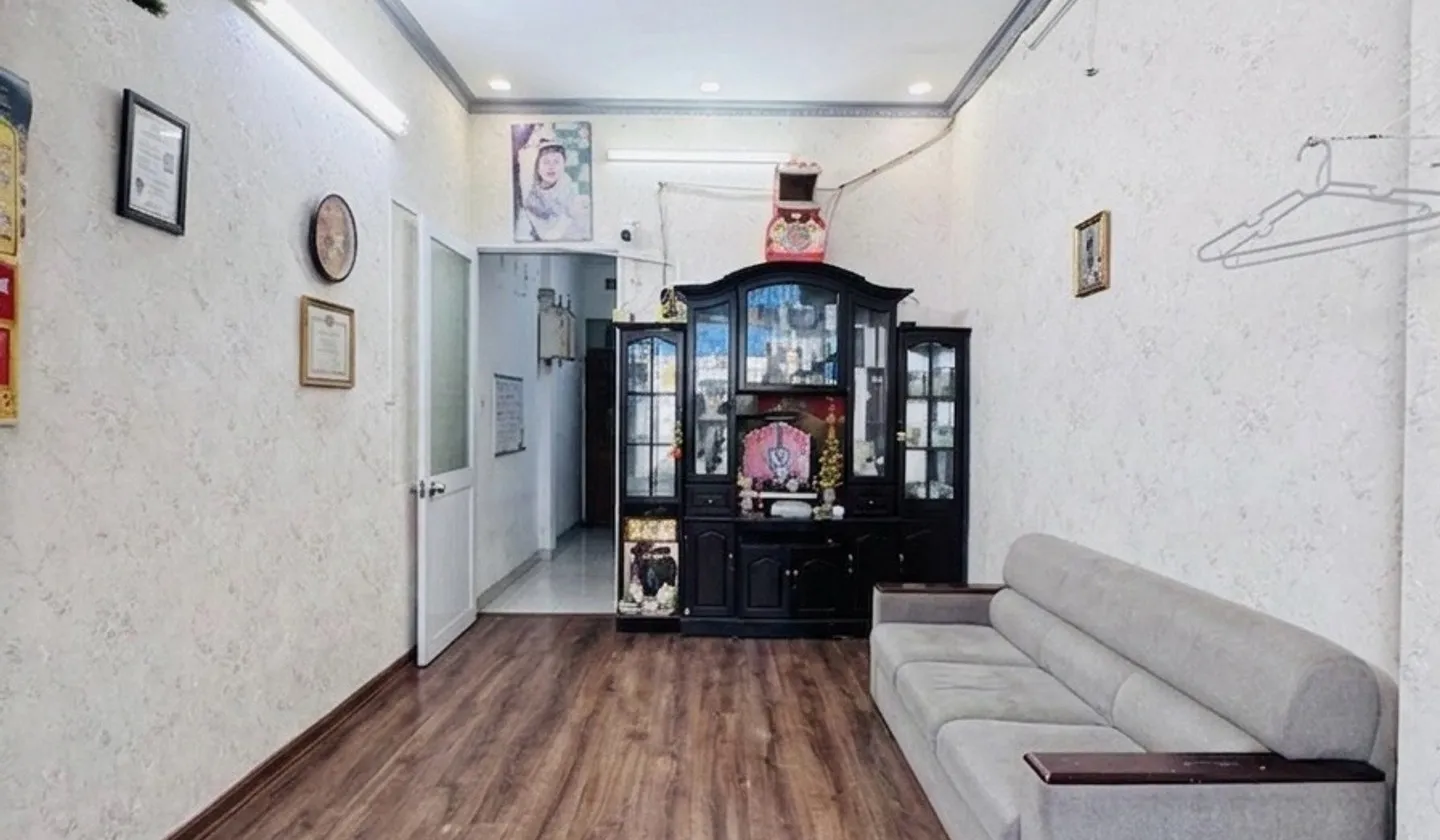 Nhà đẹp hẻm rộng trung tâm Quận 10, sẵn kinh doanh... Bán nhà riêng tại Diên Hồng, Hồ Chí Minh 01
