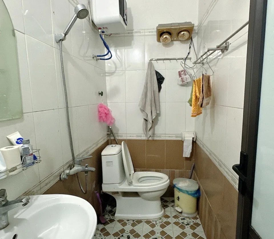 HÀNG ĐẸP 69A MIẾU HAI XÃ – 3 BƯỚC CHÂN RA MẶT ĐƯỜNG – CHỈ 3,3 TỶ... Bán nhà riêng tại Lê Chân, Hải Phòng 01
