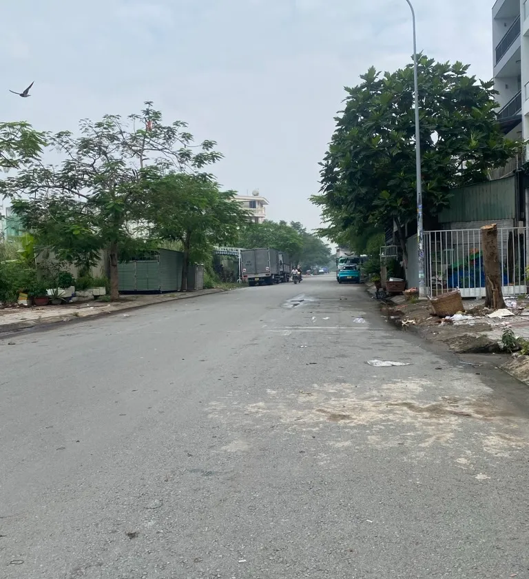 Bán nhà mặt phố 3 tầng, 5 phòng ngủ tại Quận 8, diện tích 100m2, giá 8 tỷ... Bán nhà mặt phố tại Bình Hưng, Hồ Chí Minh 01