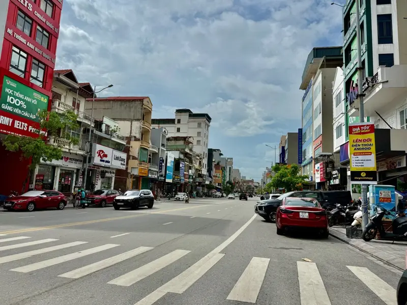Bán nhà 3,5 tầng mặt phố Phường Bãi Cháy, Quảng Ninh giá tốt... Bán nhà mặt phố tại Bãi Cháy, Quảng Ninh 01