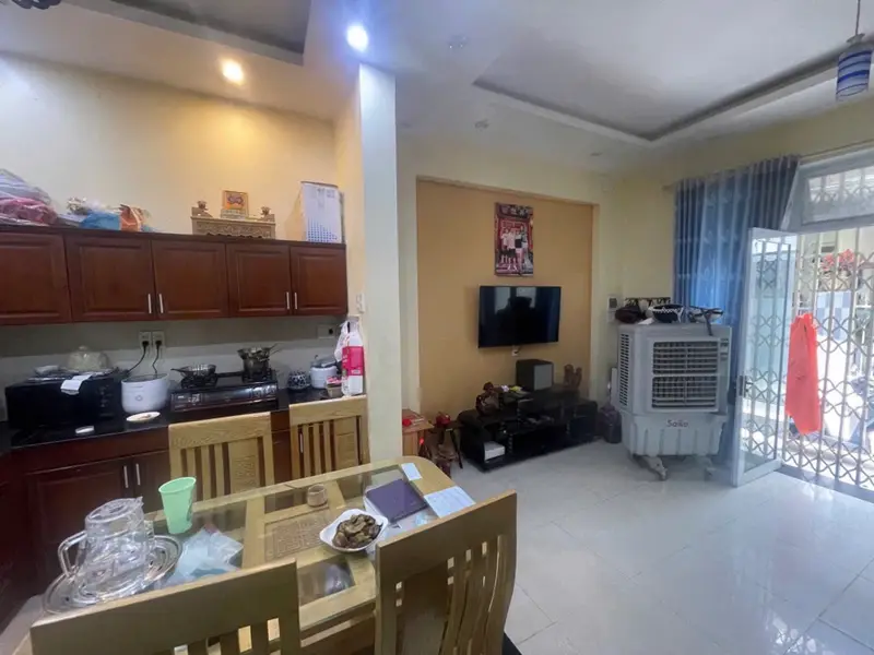 Bán nhà hiếm giá rẻ Đường 3 Tháng 2, nhà 2 tầng kiên cố tại Hải Châu, Đà Nẵng, chỉ 3,1 tỷ... Bán nhà riêng tại Hải Châu, Đà Nẵng 01