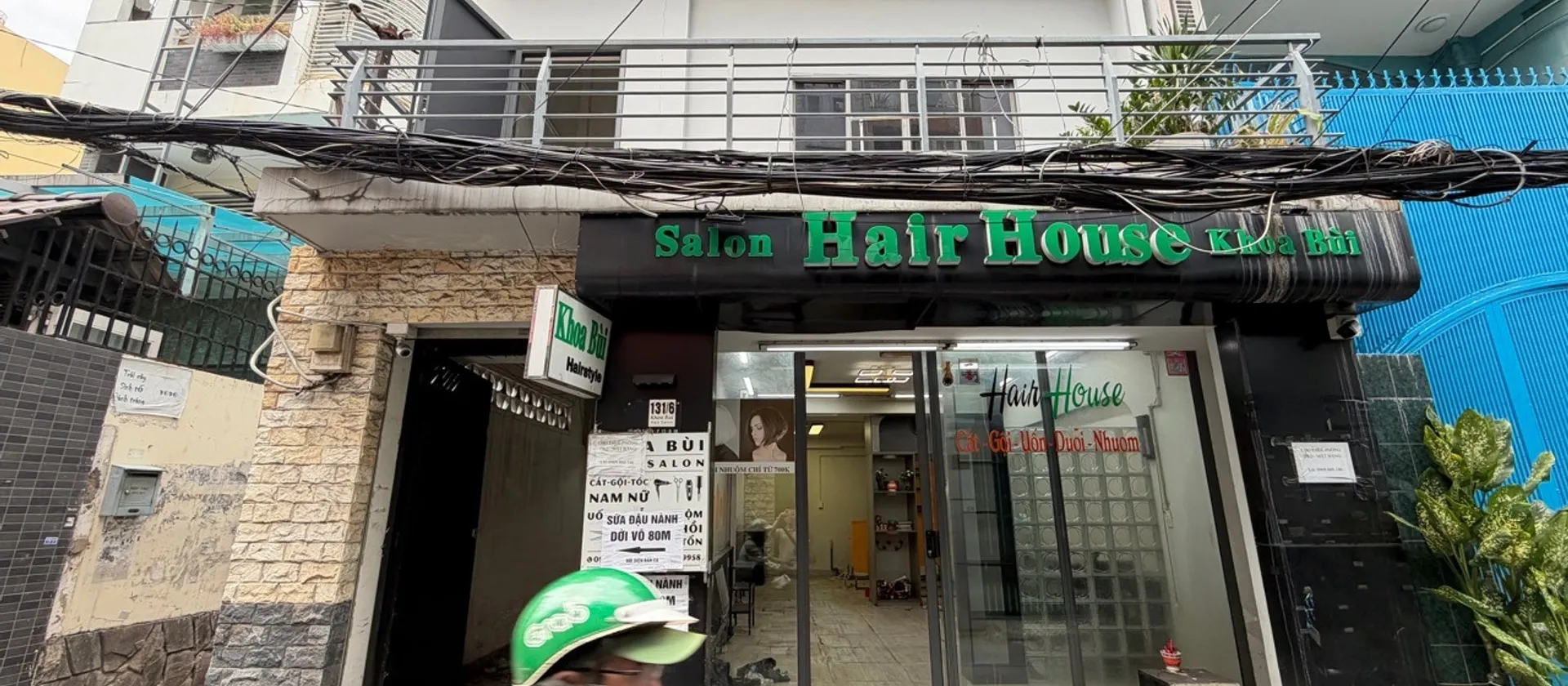 Vị Trí Hẻm Xe Tải Chạy - Cách Tô Hiến Thành 10 bước chân
Hiện trạng nhà cũ trống chủ đang xin... Bán nhà riêng tại Hòa Hưng, Hồ Chí Minh 01