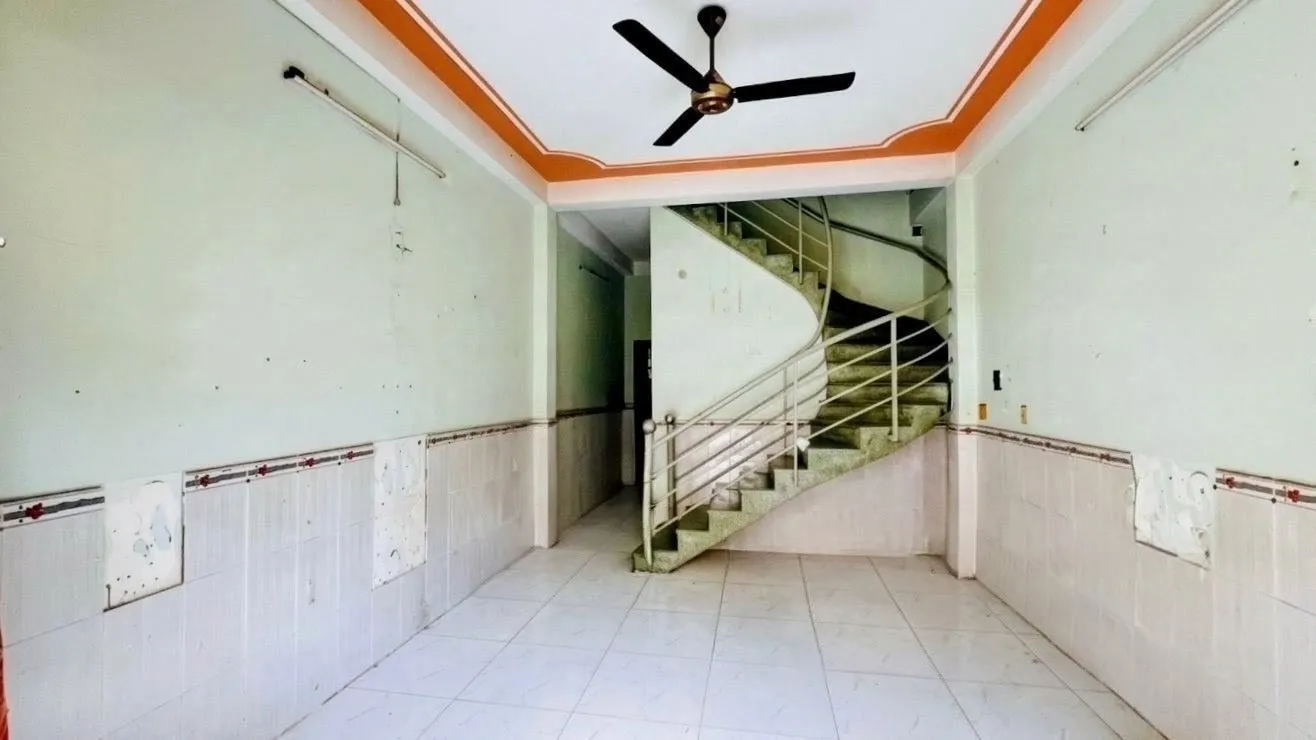 Nhà Tân Phú - Nguyễn Sơn, 2 tầng ở ngay - ngang 4m - dài 13m - hơn 6 tỷ nhẹ.... Bán nhà riêng tại Phú Thọ Hòa, Hồ Chí Minh 01