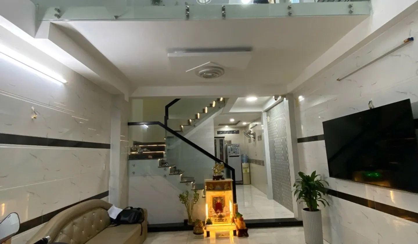 Nhà riêng 5 tầng hướng Đông, mặt tiền 4.2m, diện tích 50.2m² tại phường 9 Tân Bình... Bán nhà riêng tại Tân Hòa, Hồ Chí Minh 01