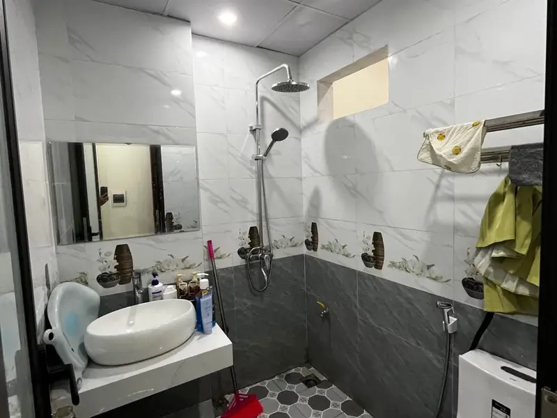 Bán nhà riêng 5 tầng có thang máy gần hồ, vị trí trung tâm Mậu Lương... Bán nhà riêng tại Kiến Hưng, Hà Nội 01