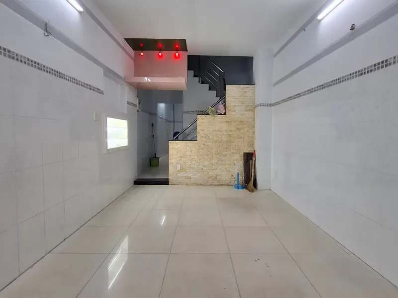 Bán nhà mặt phố 5 tầng, 5 phòng ngủ tại quận Lò Gốm... Bán nhà mặt phố tại Bình Tiên, Hồ Chí Minh 01