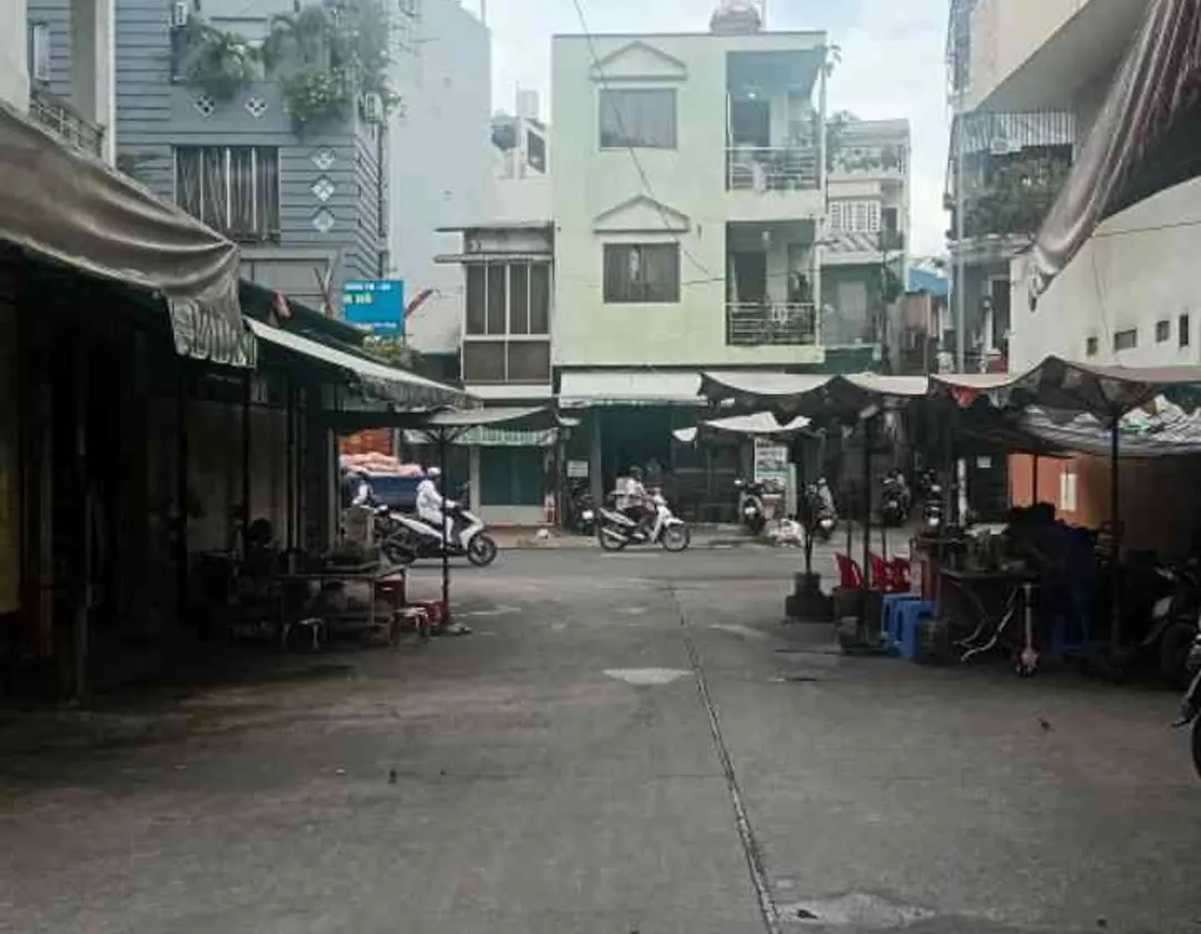 Nhà đẹp 4 tầng trung tâm Quận 10 - Vào ở ngay, giá siêu hấp dẫn... Bán nhà riêng tại Diên Hồng, Hồ Chí Minh 01