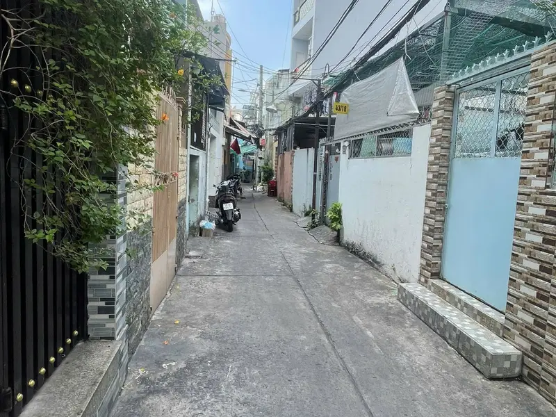 Nhà lô góc trung tâm Quận 6, 3 tầng, giá siêu tốt... Bán nhà riêng tại Bình Tây, Hồ Chí Minh 01
