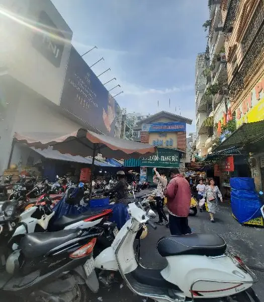 Cơ hội hiếm có sở hữu nhà mặt tiền kinh doanh tại trung tâm Quận 3... Bán owner_side tại Xuân Hòa, Hồ Chí Minh 01