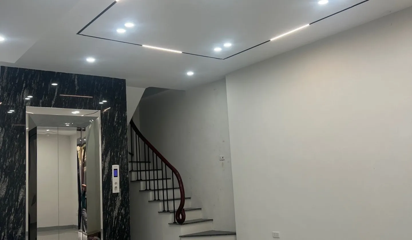 Nhà 6 Tầng Thang Máy - Vào Ở Ngay Khu Ngô Gia Tự... Bán nhà riêng tại Việt Hưng, Hà Nội 01