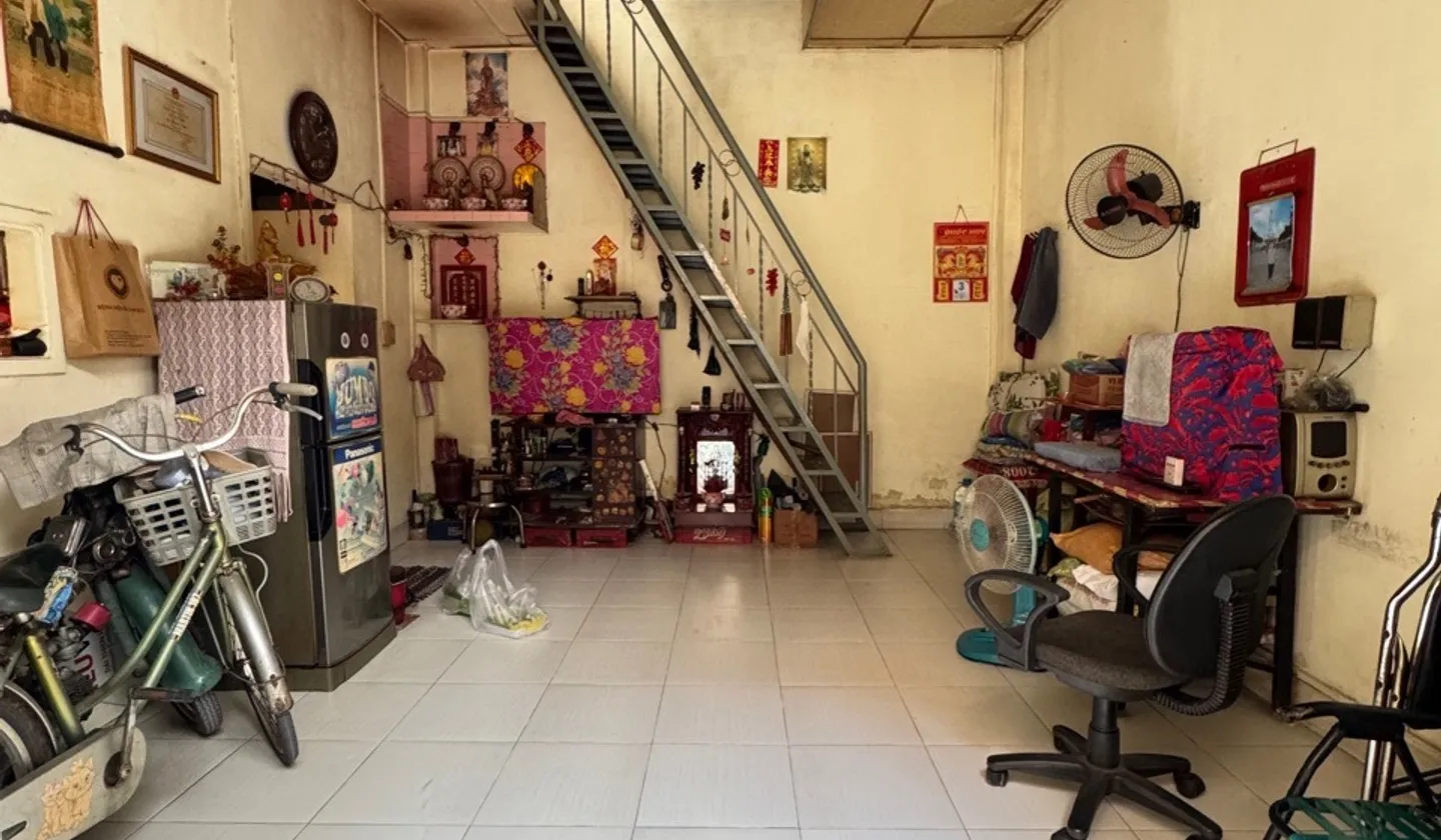 NGAY MẶT TIỀN TÂN HOÀ ĐÔNG - ĐƯỜNG THÔNG 3M - NHÀ 2 TẦNG 2PN... Bán nhà riêng tại Phú Lâm, Hồ Chí Minh 01