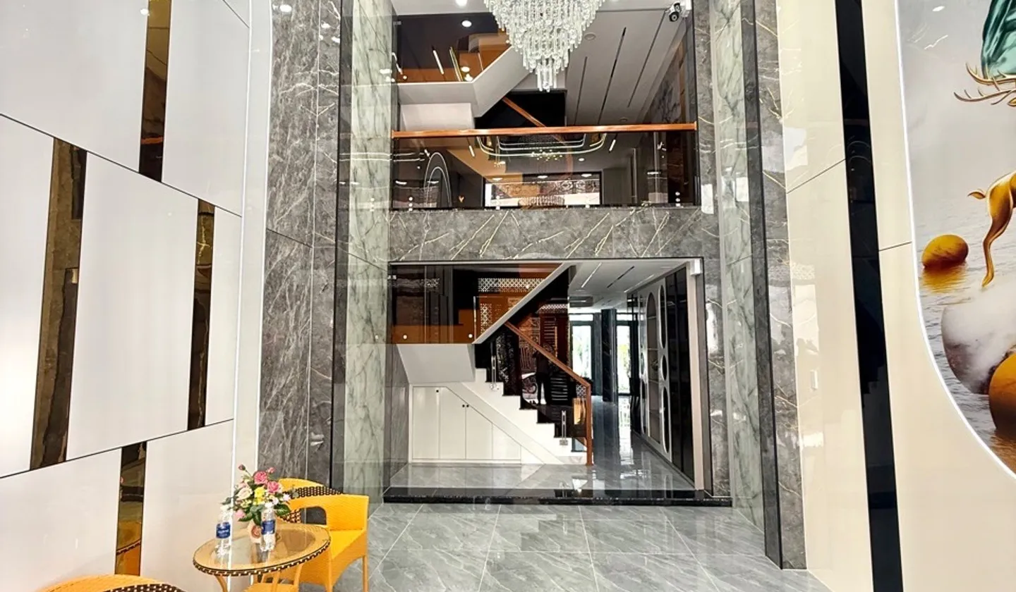 Nhà Riêng Đẳng Cấp Với Thang Máy Tại Khu Vực Trung Mỹ Tây... Bán nhà riêng tại Trung Mỹ Tây, Hồ Chí Minh 01