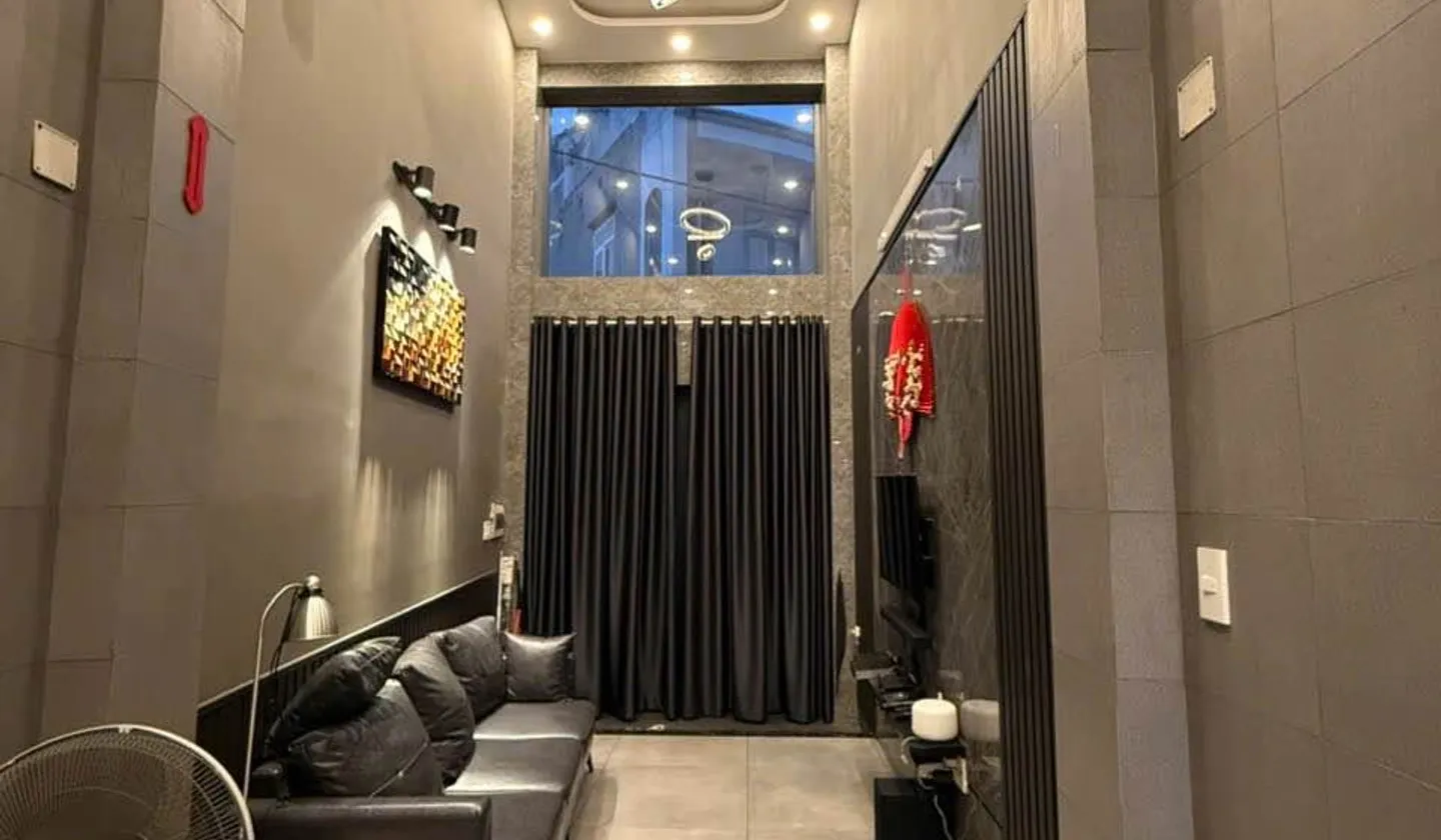 🏡 XÔ VIẾT NGHỆ TĨNH – NHÀ ÂU CỔ 5 TẦNG - NHỈNH 11 TỶ 🔥

✨ SIÊU PHẨM HIẾM ĐẸP TỪ NGOÀI VÀO TRONG ✨... Bán nhà riêng tại Bình Thạnh, Hồ Chí Minh 01