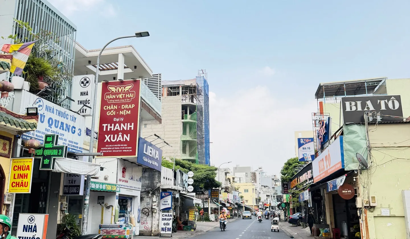 Đang cho thuê khoán chdv có 8pn, thu nhập gần 20tr. Nhà sạch đẹp, sân để xe, khu vực an ninh lịchsự... Bán nhà riêng tại Bình Lợi Trung, Hồ Chí Minh 01