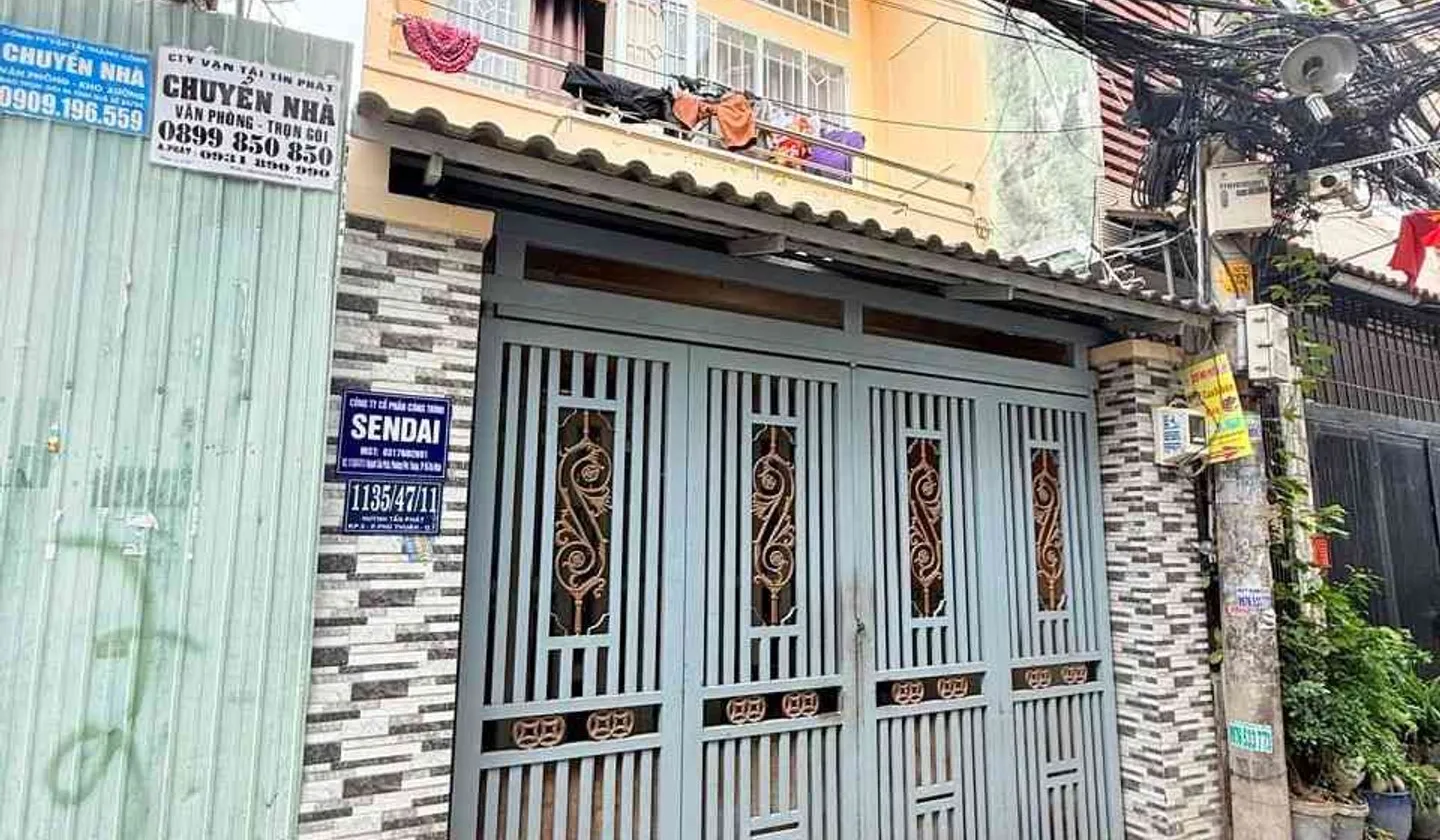 Nhà phố 2 tầng hẻm xe hơi, gần chợ Phú Thuận giá tốt... Bán nhà riêng tại Phú Thuận, Hồ Chí Minh 01
