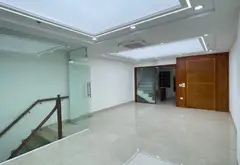 Siêu phẩm văn phòng Nguyên Hồng - 8 tầng thang máy tiện nghi... Bán văn phòng tại Láng, Hà Nội 03