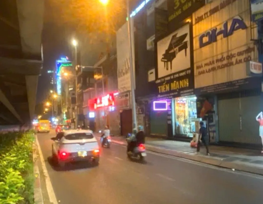 Bán nhà mặt phố 5 tầng rộng 55.5m² tại Tân Bình, giá 17 tỷ... Bán nhà mặt phố tại Tân Sơn Hòa, Hồ Chí Minh 01