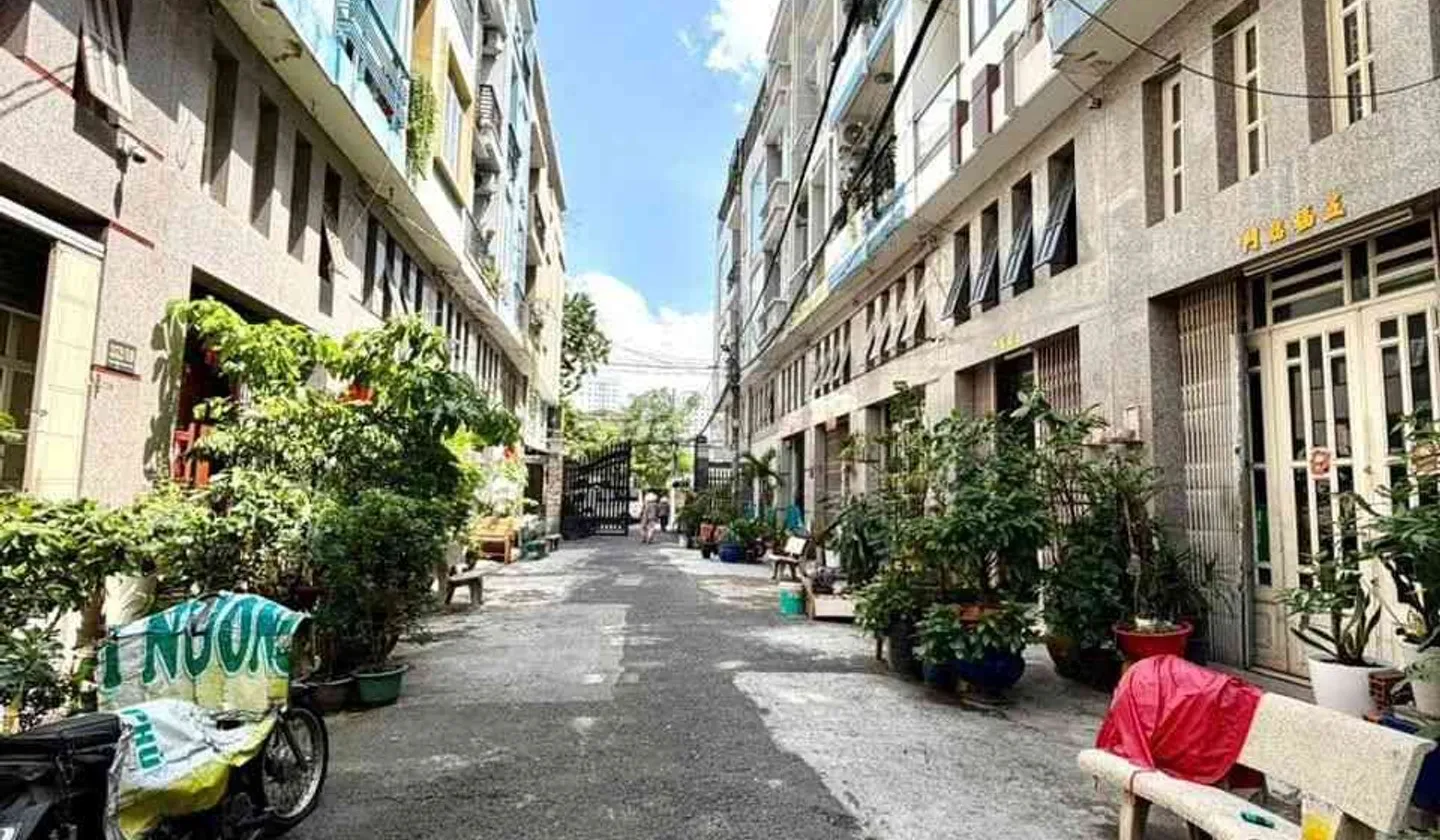 Bán nhà 5 tầng mặt phố Trịnh Đình Trọng, Tân Phú, giá 8.9 tỷ... Bán nhà mặt phố tại Tân Phú, Hồ Chí Minh 01