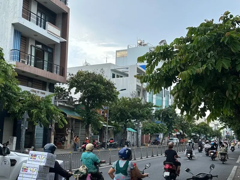 Bán nhà mặt phố Phạm Văn Chí Quận 6, 5 tầng, mặt tiền kinh doanh 3.6m... Bán nhà mặt phố tại Bình Tiên, Hồ Chí Minh 01