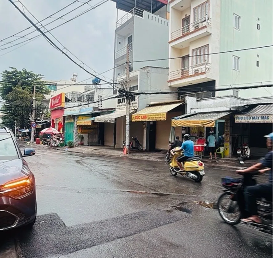 - Mô tả : Đường 12m có lề 2m,nằm ngay đoạn giao nhau giữa Phú Thọ Hòa - Đỗ Đức Dục,thuận tiện... Bán nhà mặt phố tại Phú Thọ Hòa, Hồ Chí Minh 01